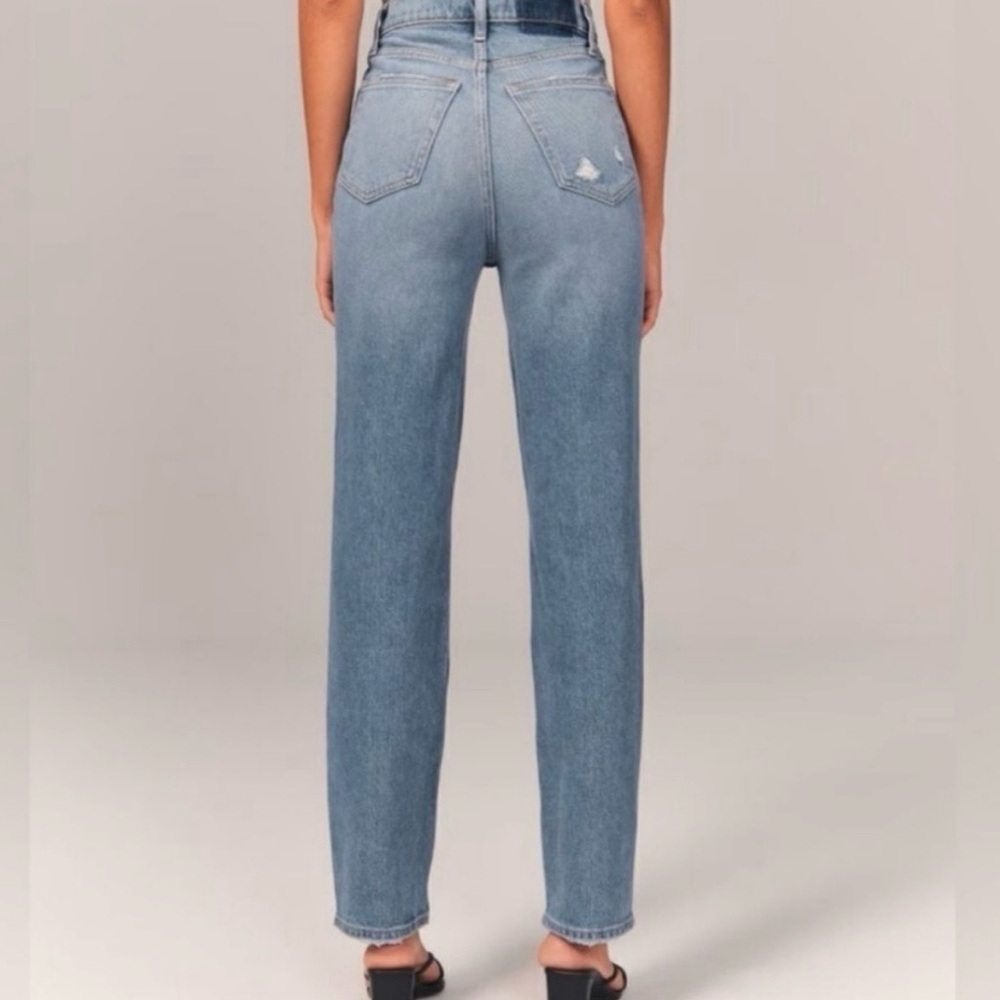 Abercrombie & Fitch 90’s Utra High Rise Straight Leg Jeans with Criss Cross - Picture 2 of 7